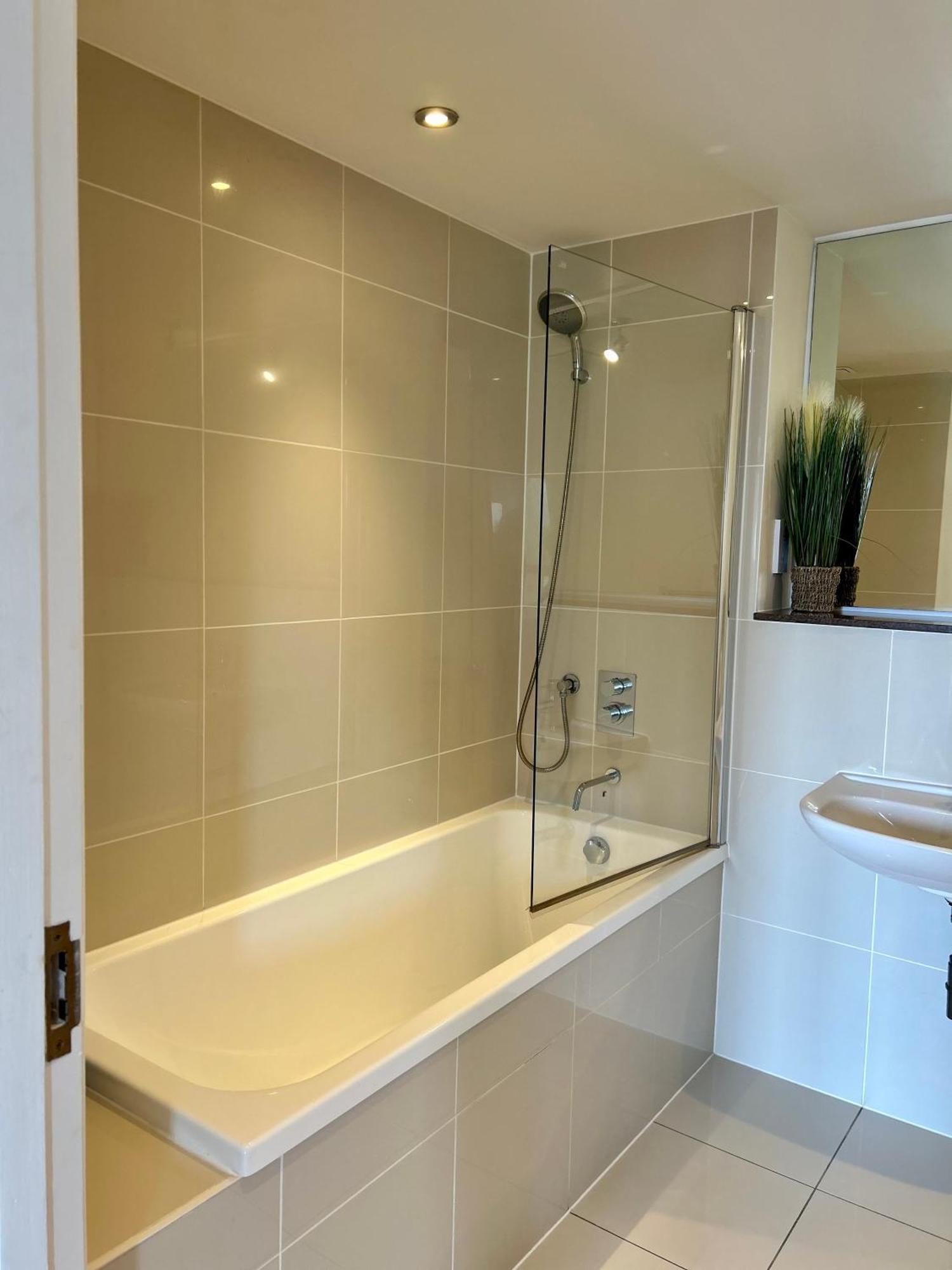 40 Zinc * New Quay