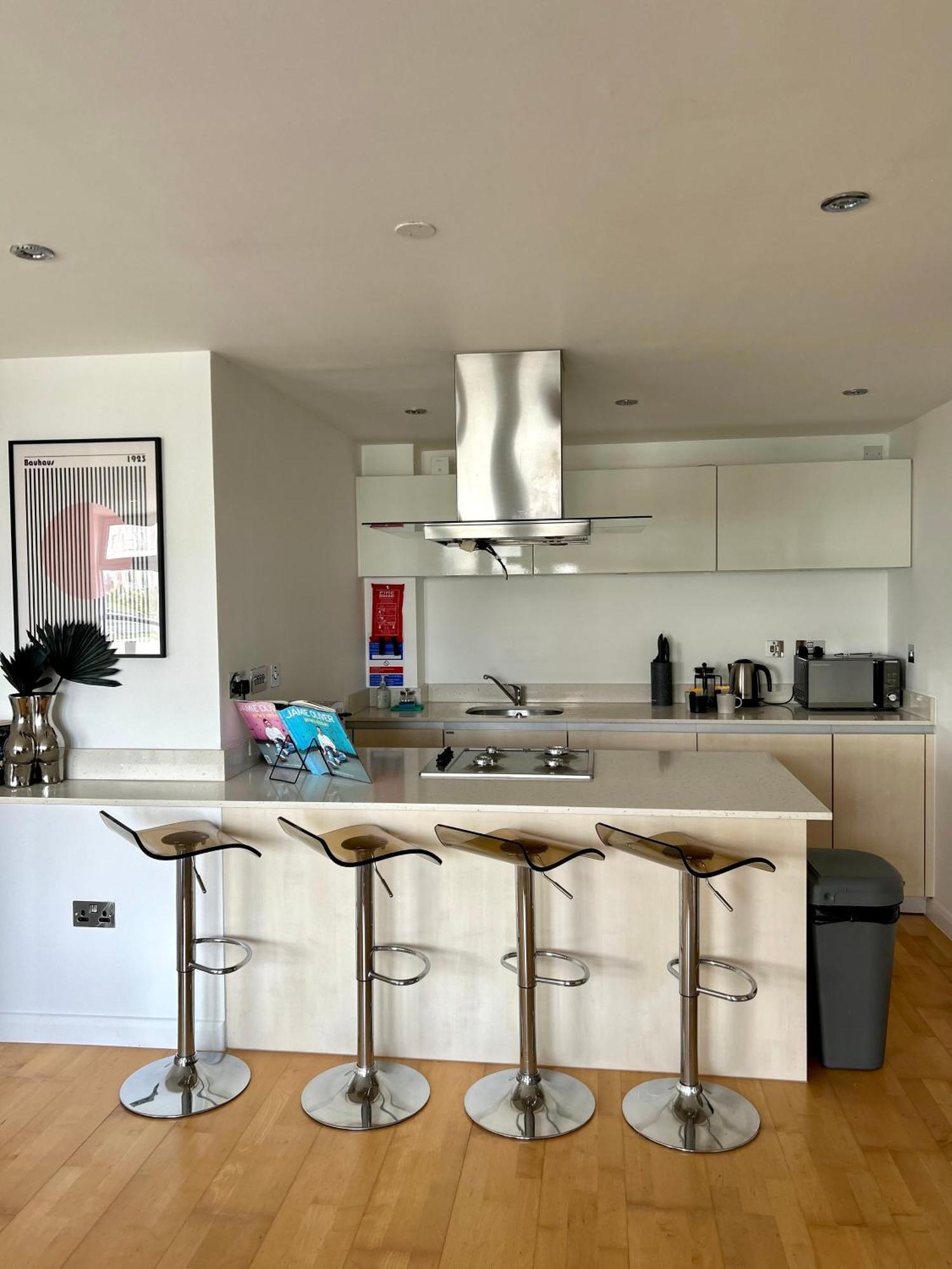 40 Zinc * New Quay